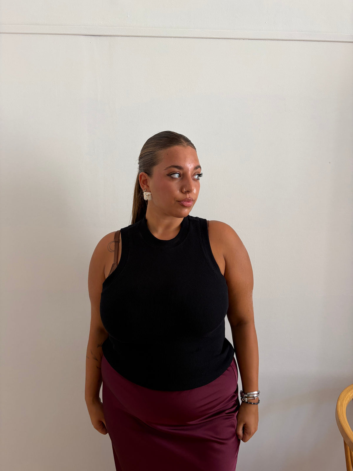 Crop top a costine nero