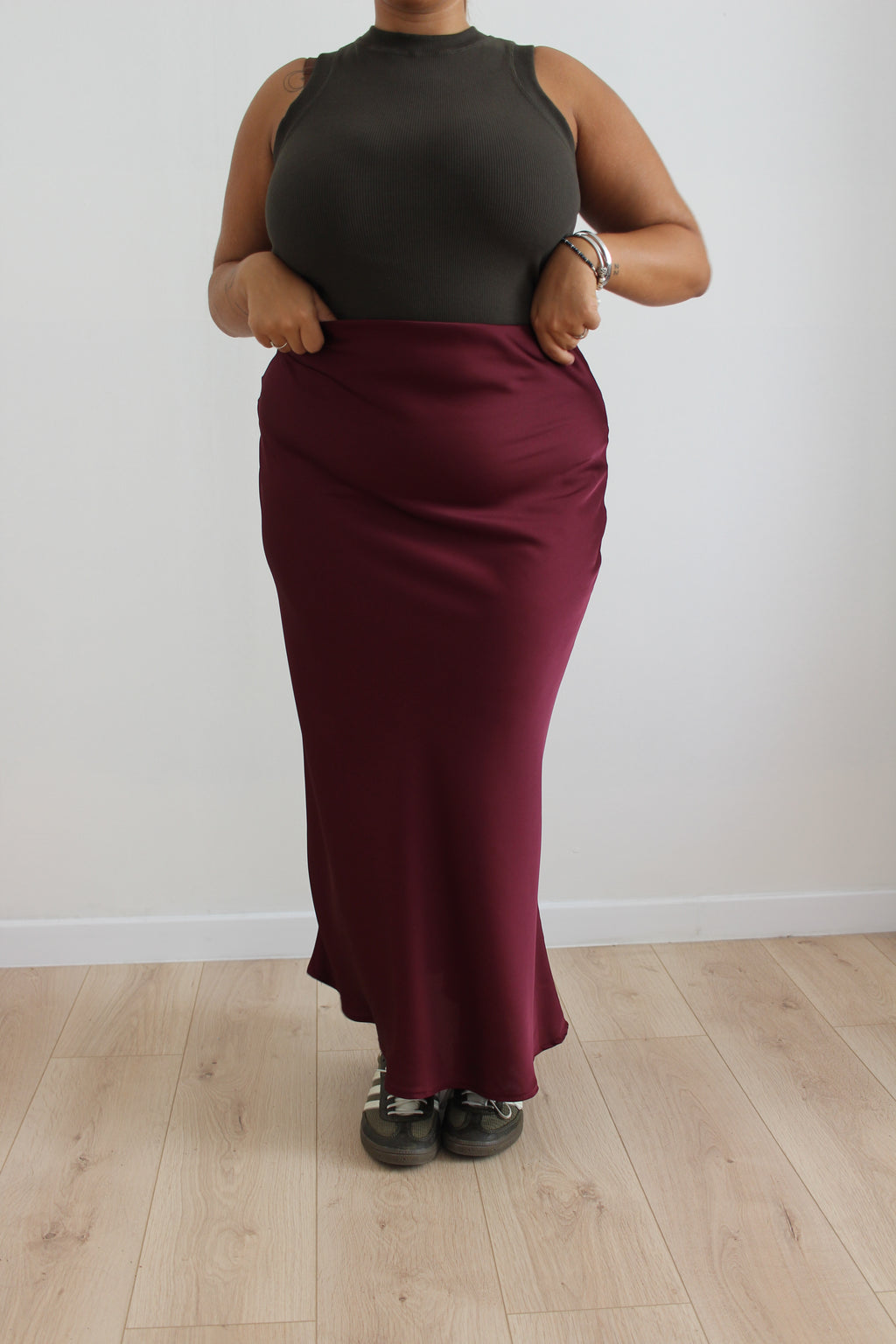 Gonna Satin bordeaux